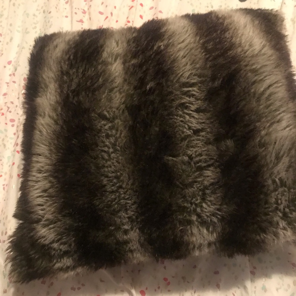 Elegant Faux Fur Accent Pillow in Black and Gray​​